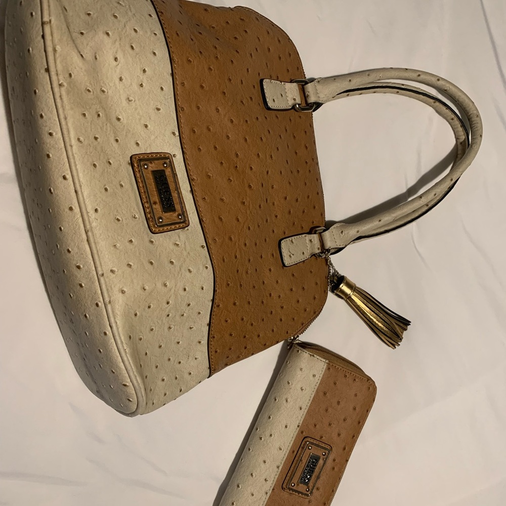 Guess bag with matching wallet
